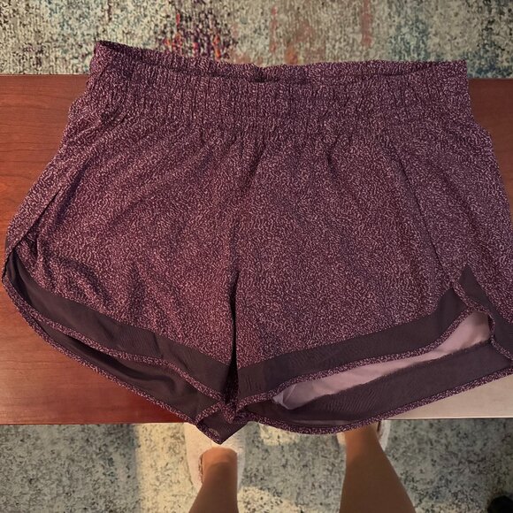 Athleta Mesh Racer Shorts 4' - Picture 4 of 4